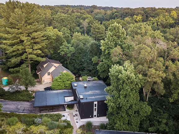 5th image of 356 Hilldale Dr