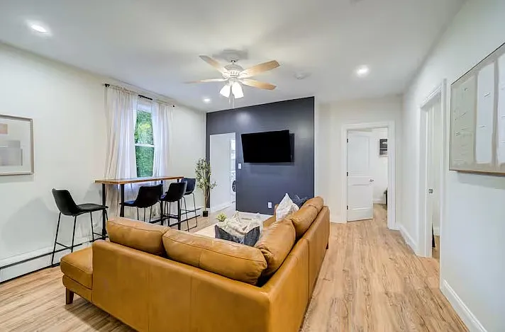 3 bed, 1000 sqft, $4,000 — Photo 4