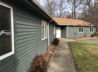 35 Yorktown Ln, Naugatuck, CT 06770