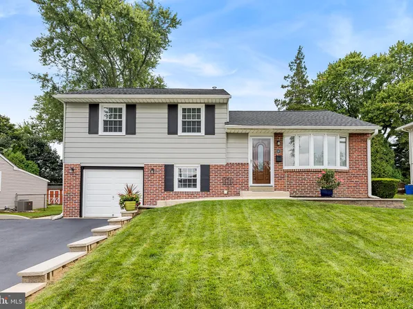 197 Cranbourne Dr, Broomall, PA 19008