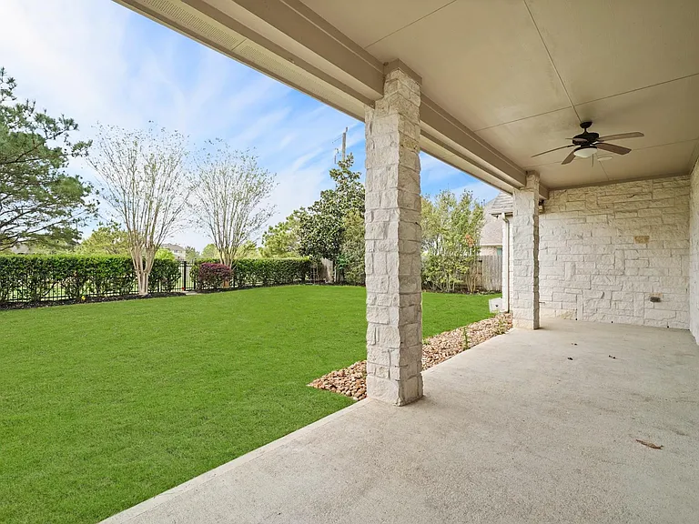 28223 Red Shady Oaks Dr — Photo 35