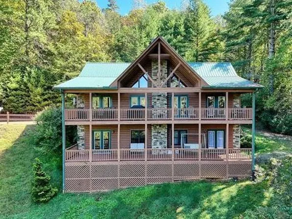 5702 Valley View Ln, Hiawassee, GA 30546