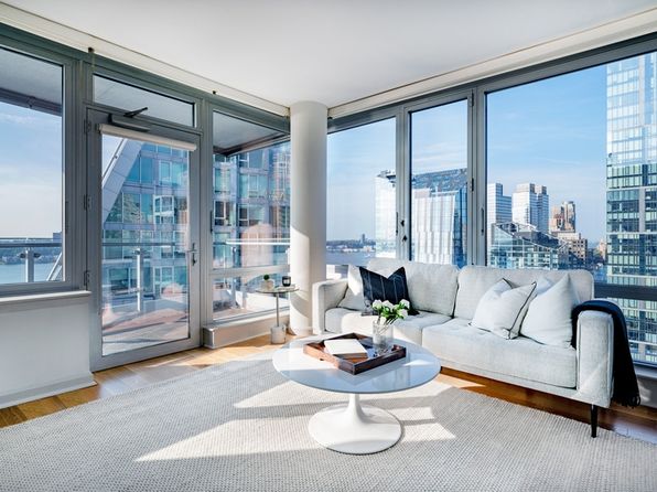 601 W 57th St APT 33E