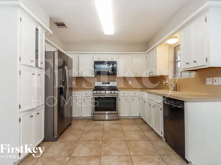 6611 Gleneagles Dr — Photo 7