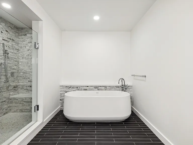 315 N Tracy Ave #401 — Photo 3