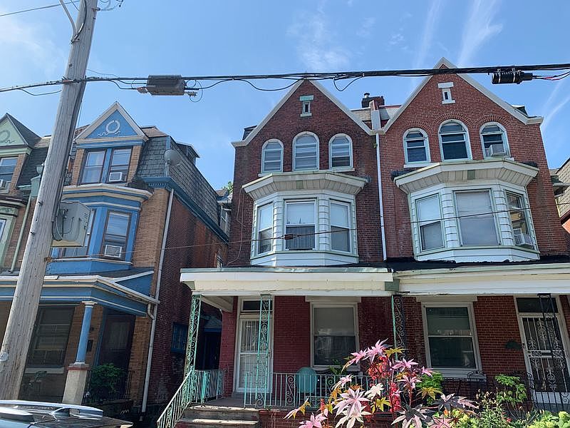 2nd image of 4830 Hazel Ave