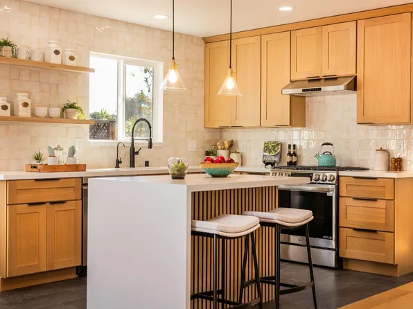 1034 Morrissey Blvd, Santa Cruz, CA 95065