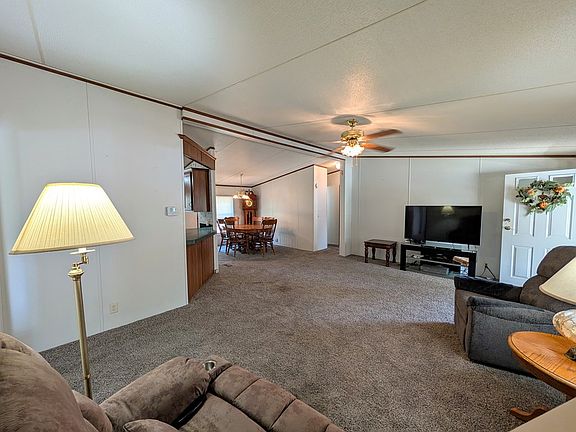 5th image of 126 Bonnie Ln