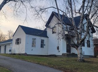 112 Railroad St, Clinton, ME 04927