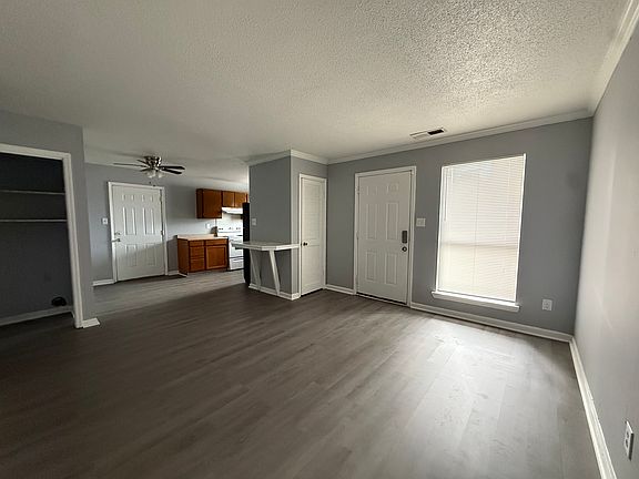 5th image of 149 Angela Dr #357