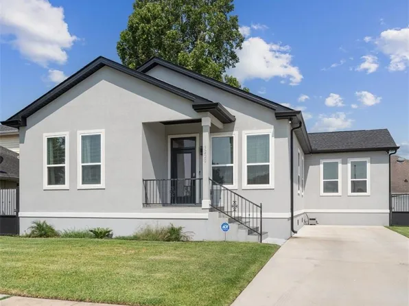 3220 Marietta St, Chalmette, LA 70043