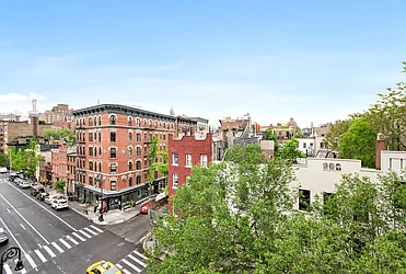 Sold by The SIMPLE Real Estate Co