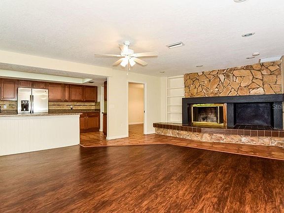 5th image of 3020 Wister Cir