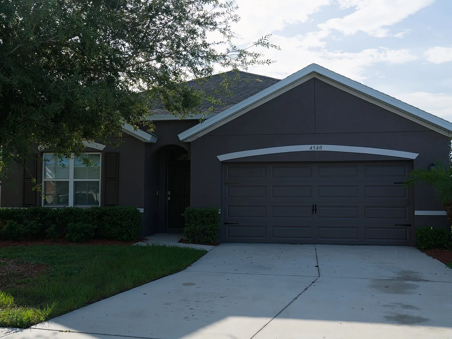 4 bed, 1918 sqft, $2,800 — Photo 1