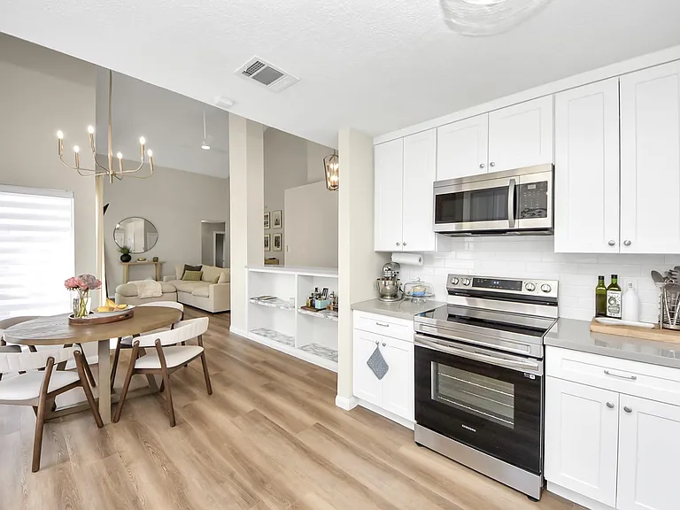 18019 Autumn Hills Dr — Photo 11