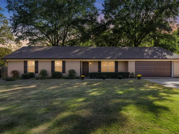 105 Heather Ln, Longview, TX 75605