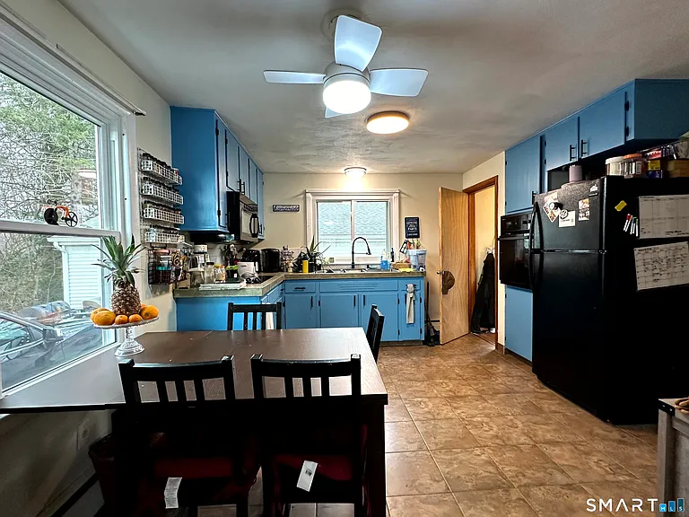 320 Halls Hill Rd — Photo 11