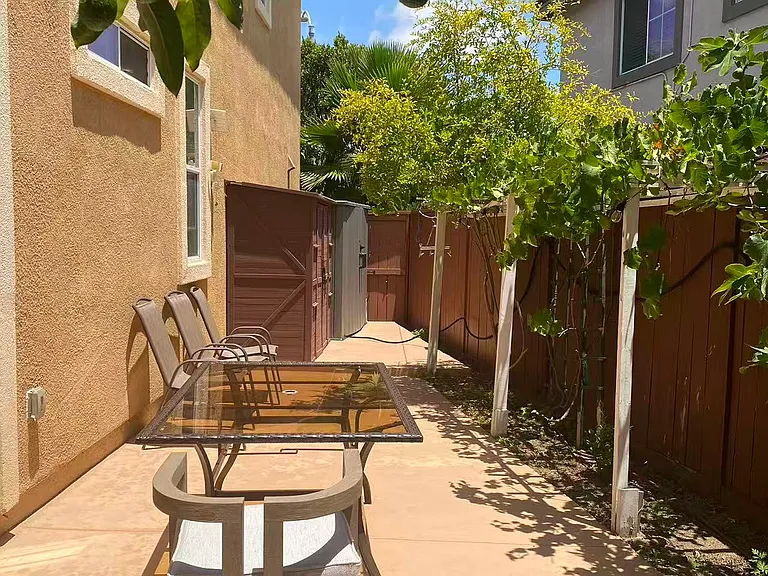 1057 Crows Nest Ct — Photo 17