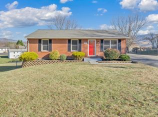 359 Hillview Dr, Roanoke, VA 24019