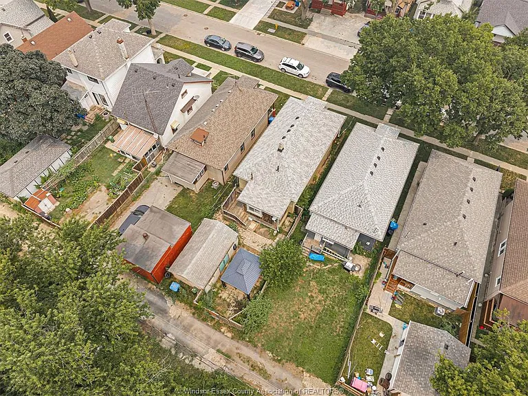 497 McKay Ave — Photo 37