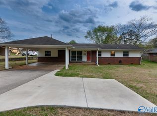 806 E Forrest St, Athens, AL 35611