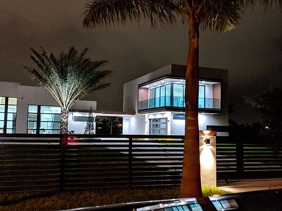 5th image of 10220 NW 133rd St