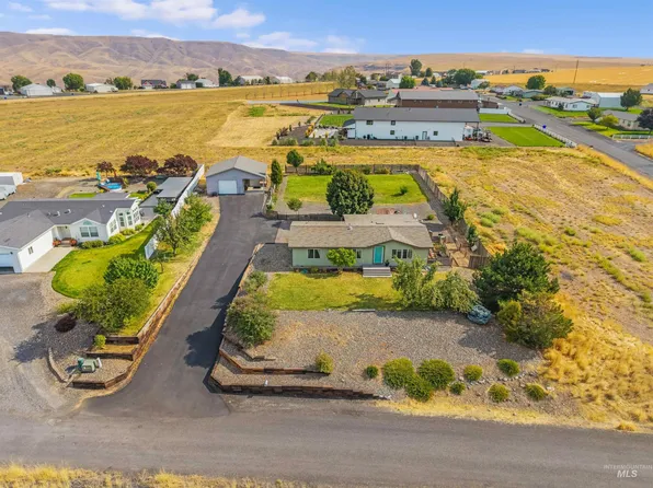 1057 Redhawk Dr, Lewiston, ID 83501
