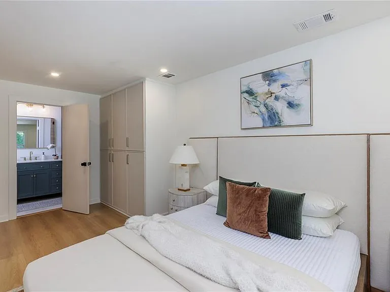 3026 Brook Dr — Photo 16