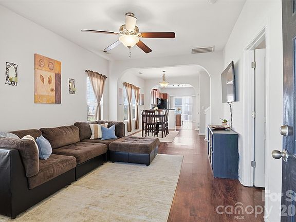2nd image of 1012 Laparc Ln