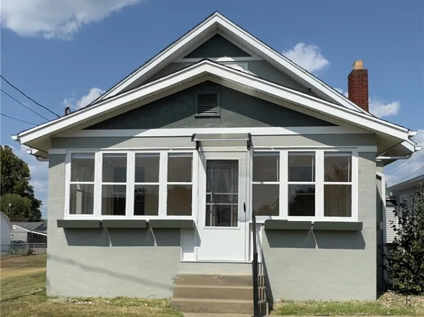 911 37th St, Vienna, WV 26105