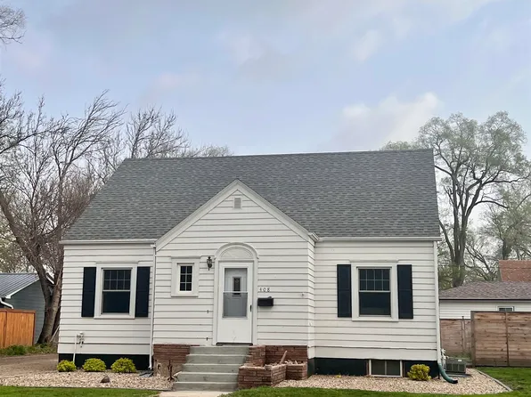 408 E 15th St, Yankton, SD 57078