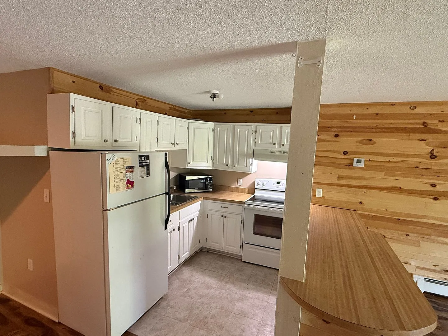 Charming 1bd/1ba Apartment - Seconds from Attitash! — Photo 2