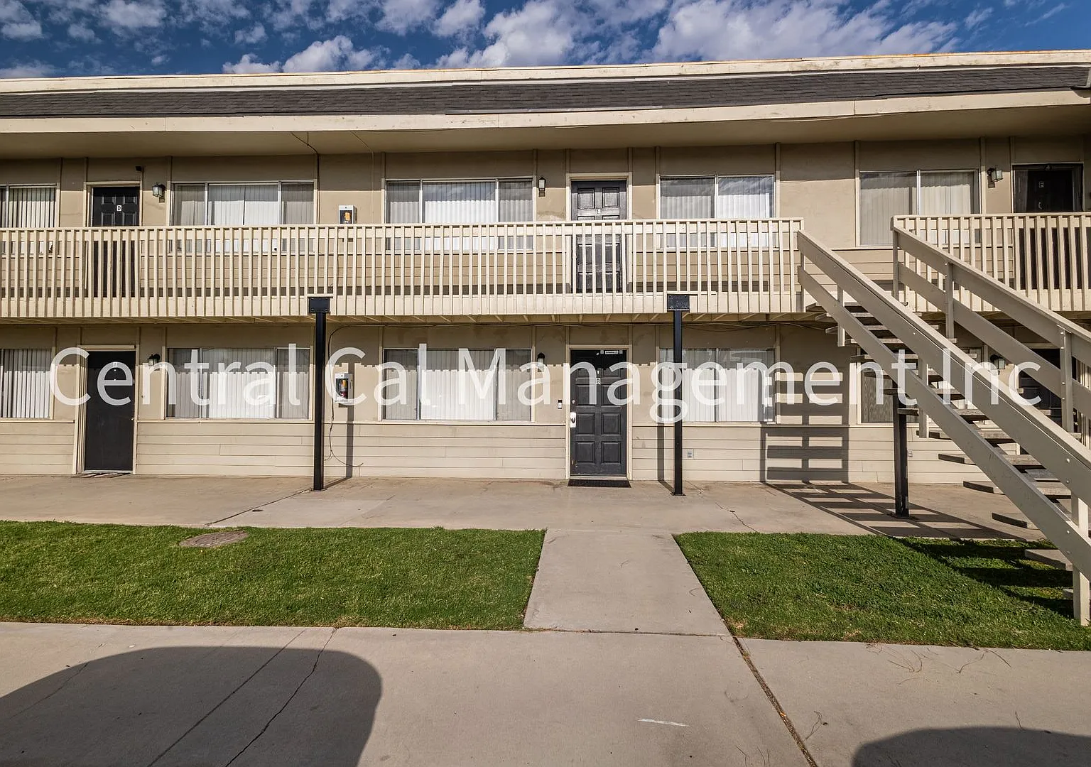 4008 Fishering Drive — Photo 1