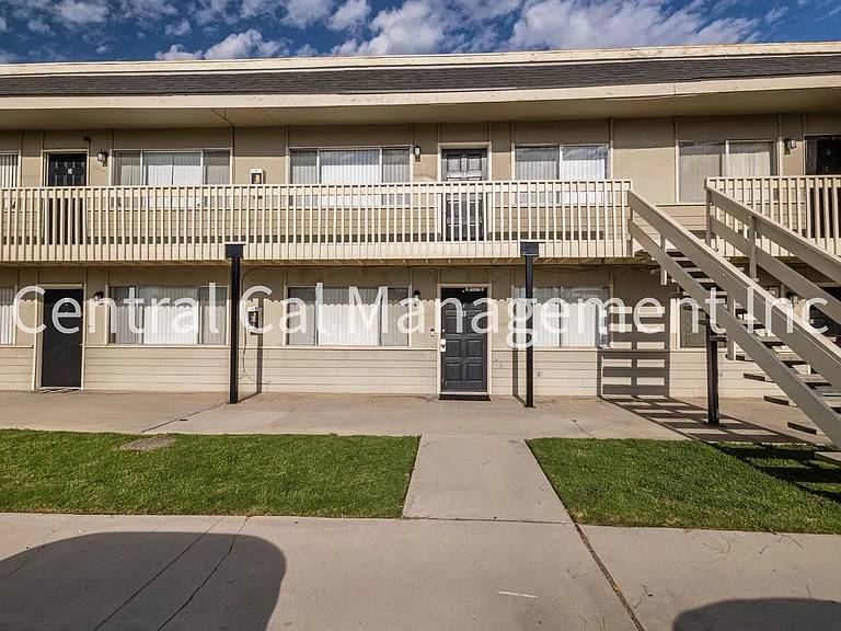 4008 Fishering Drive — Photo 1