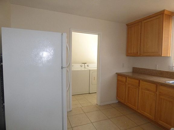 4th image of 991 El Paso Dr