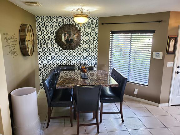 3rd image of 4899 Pinemore Lane