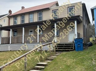865 Market St, Mount Wolf, PA 17347