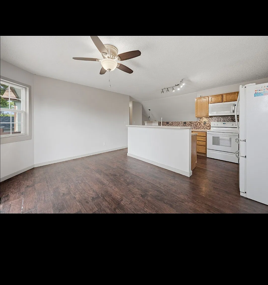 3 bed, 2023 sqft, $2,100 — Photo 4