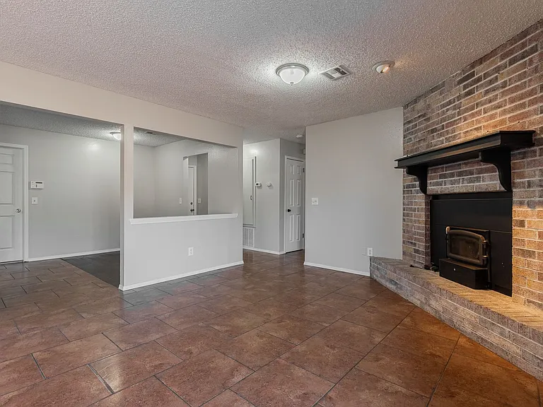 821 Peregrine Dr — Photo 25