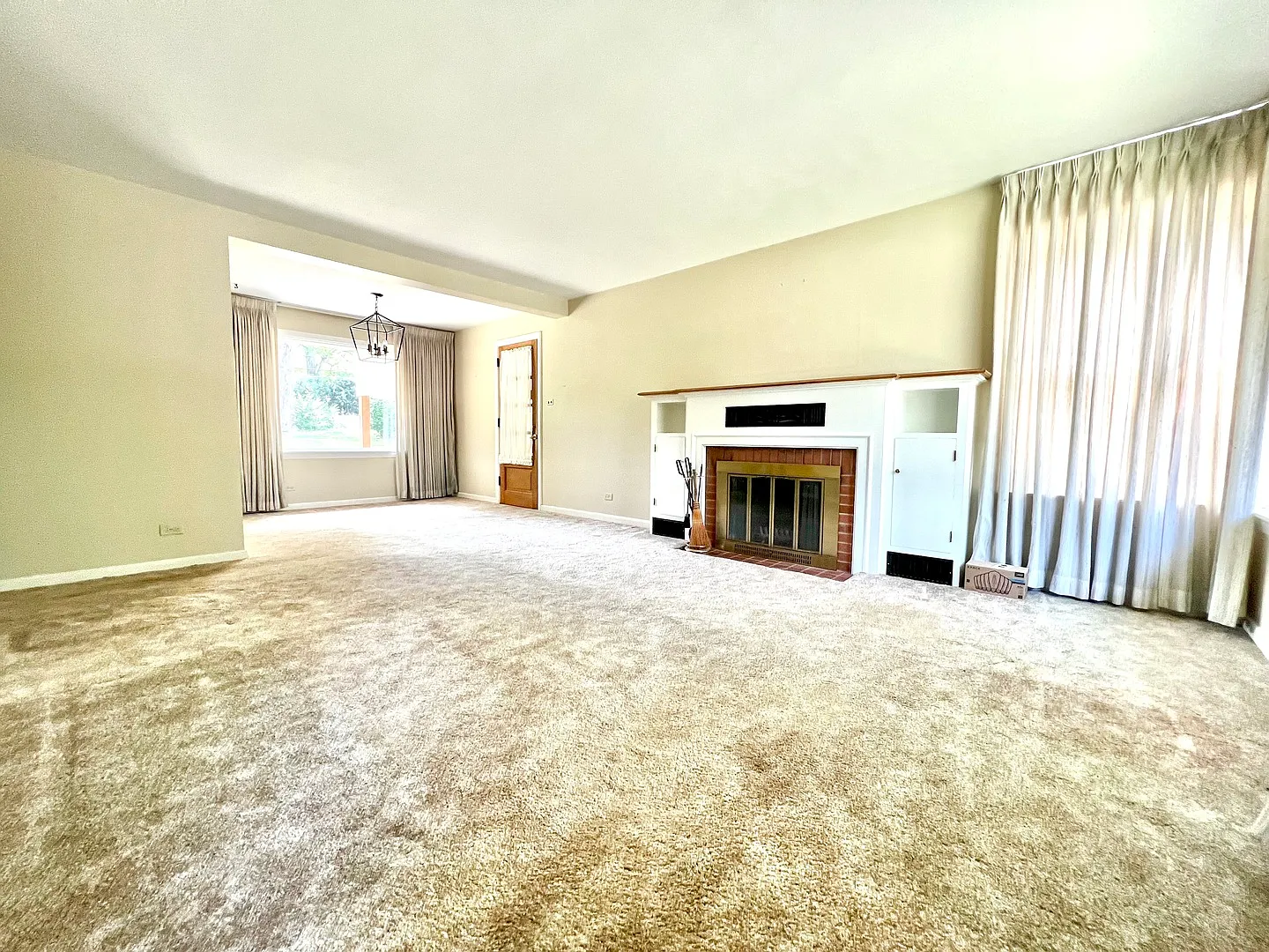 5 bed, 1650 sqft, $3,750 — Photo 2