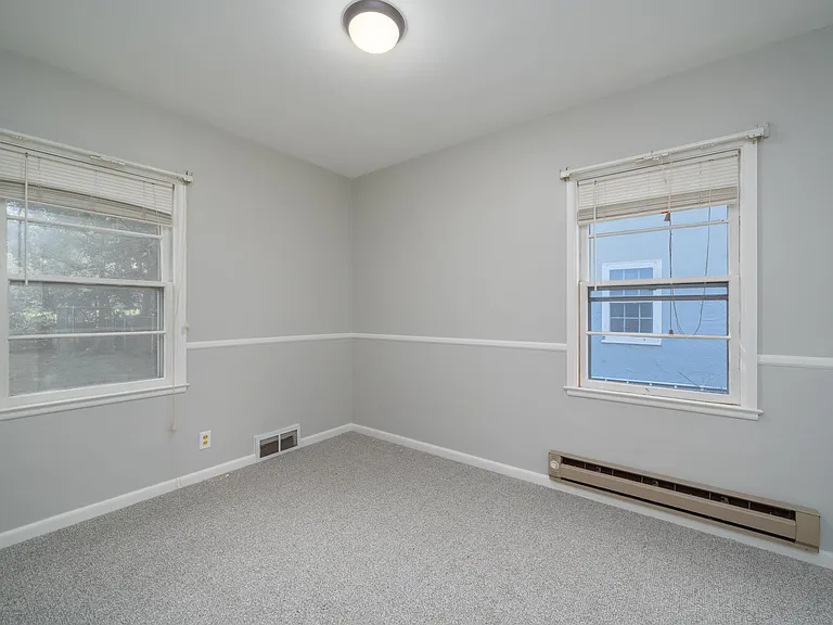 2424 S Center Ave — Photo 9