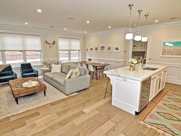 205 East St, South Boston, MA 02127