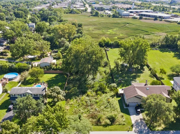 427 Pleasant Dr, Schaumburg, IL 60193