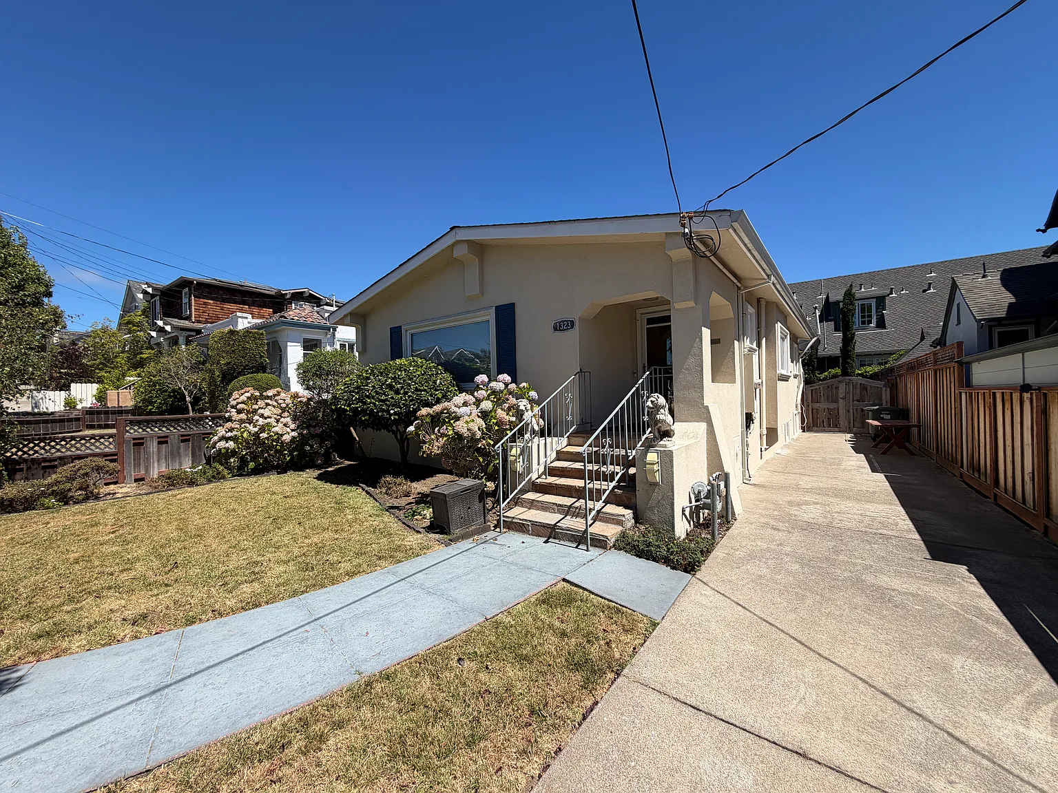 2 bed, 1100 sqft, $5,000 — Photo 2