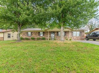 903 SE H St, Bentonville, AR 72712