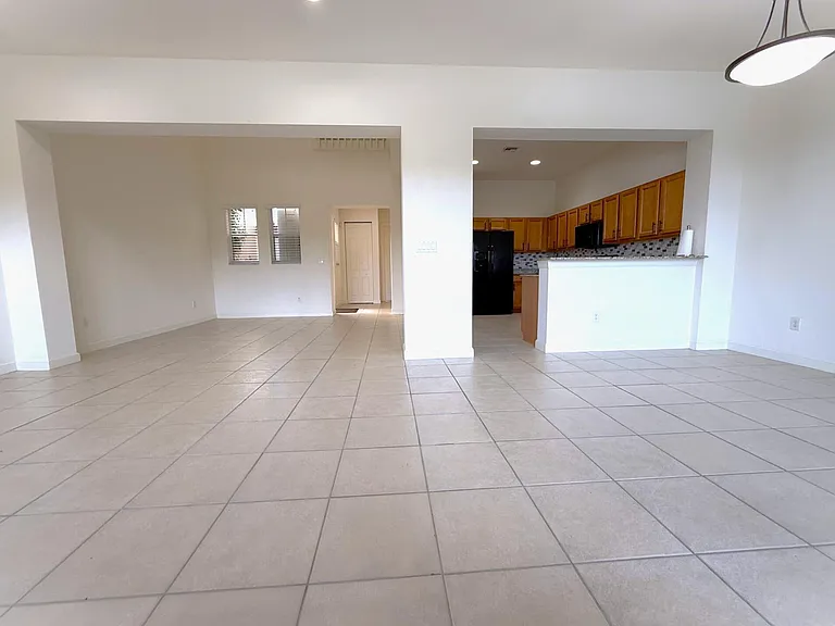 685 Pacific Grove Dr #2 — Photo 33