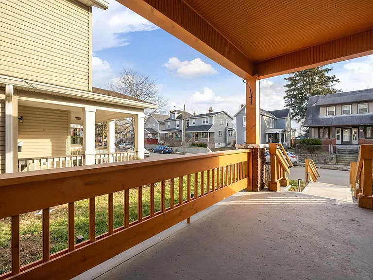716 Siebert St — Photo 3