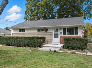 27 Winnebago Dr, Milford, OH 45150