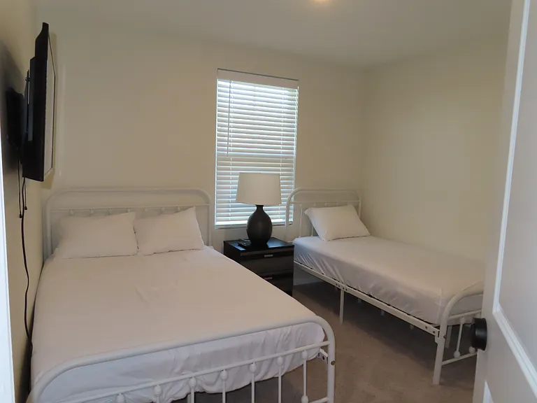 1537 Discovery St — Photo 25