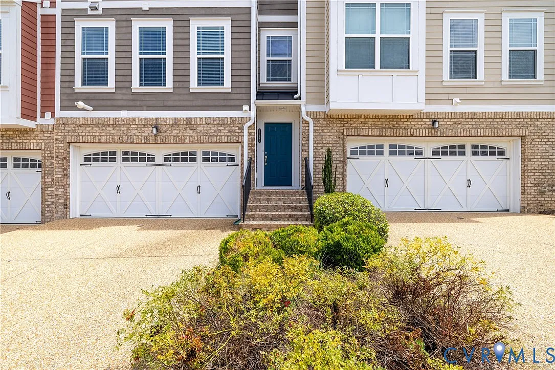 3 bed, 3.0 bath, 2756 sqft, $2,900 — Photo 4